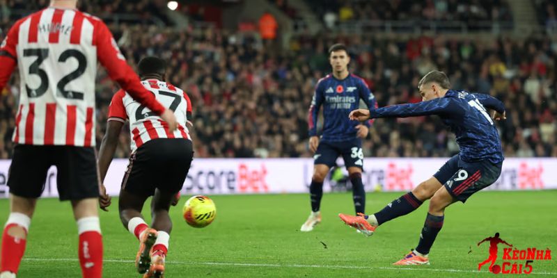 Arsenal vs Sunderland đều đang có một mùa giải thành công